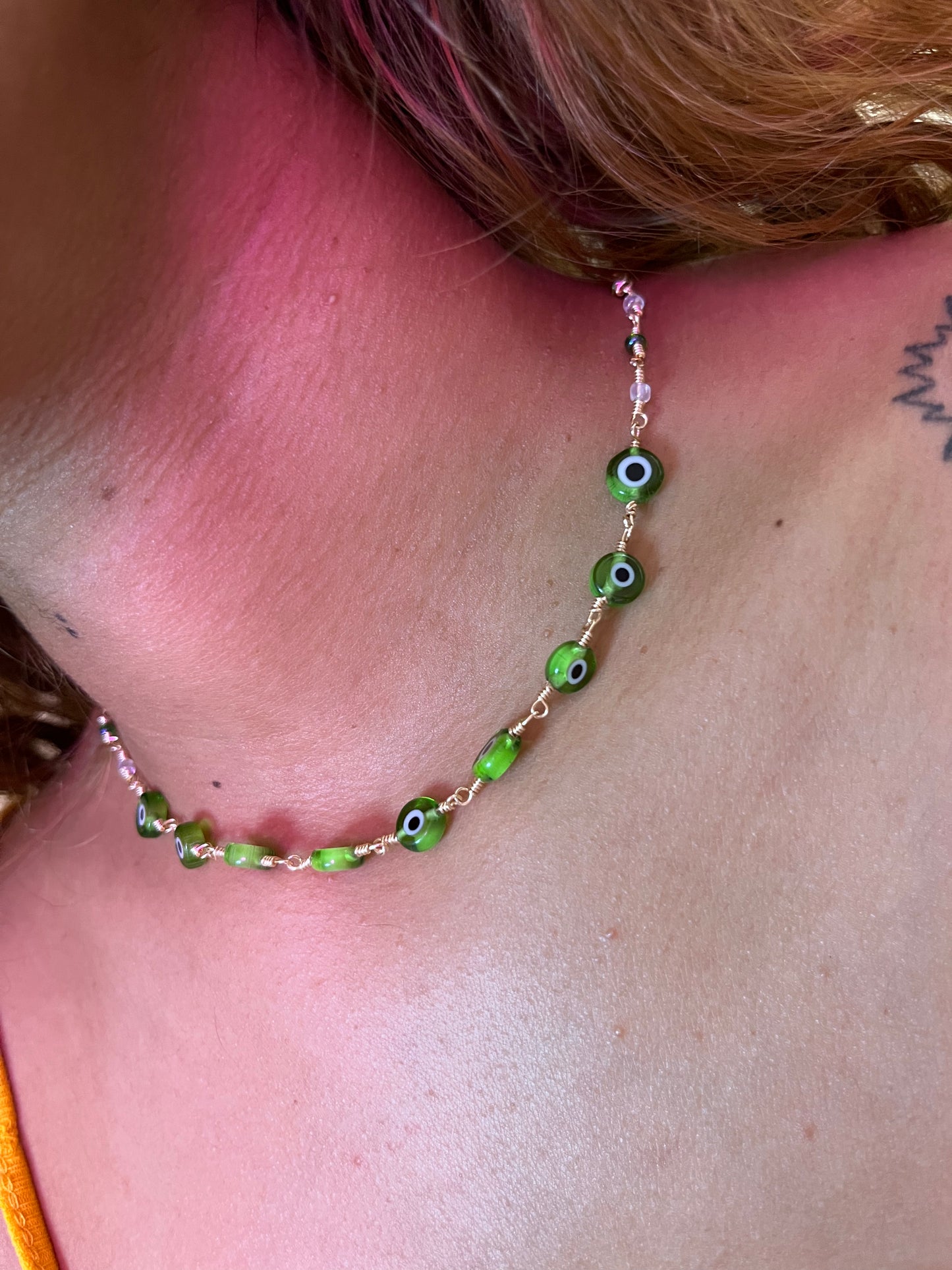 Ojitos verdes choker