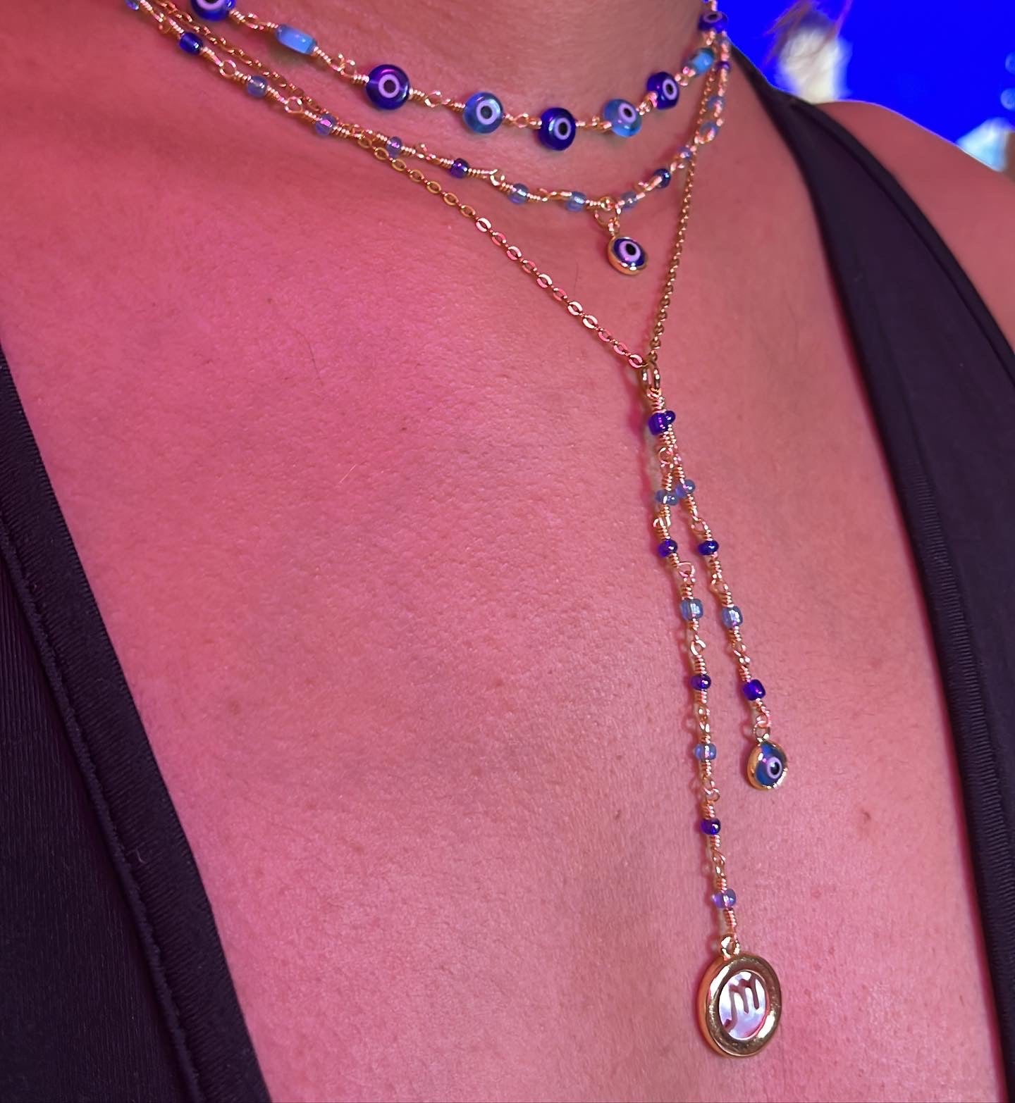 Ojitos azules choker